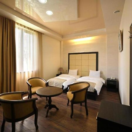 Partez Hotel Ереван Экстерьер фото