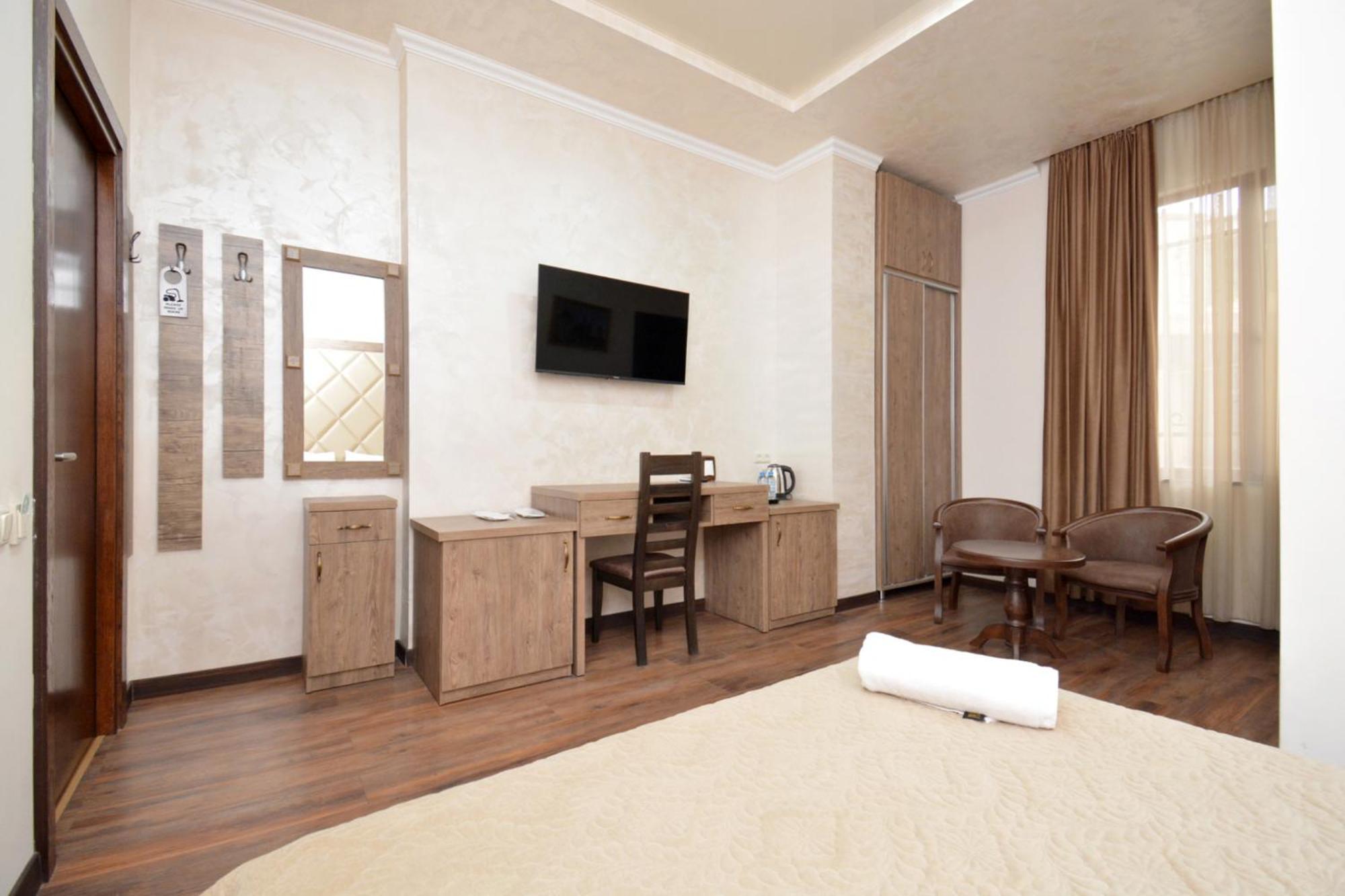 Partez Hotel Ереван Экстерьер фото