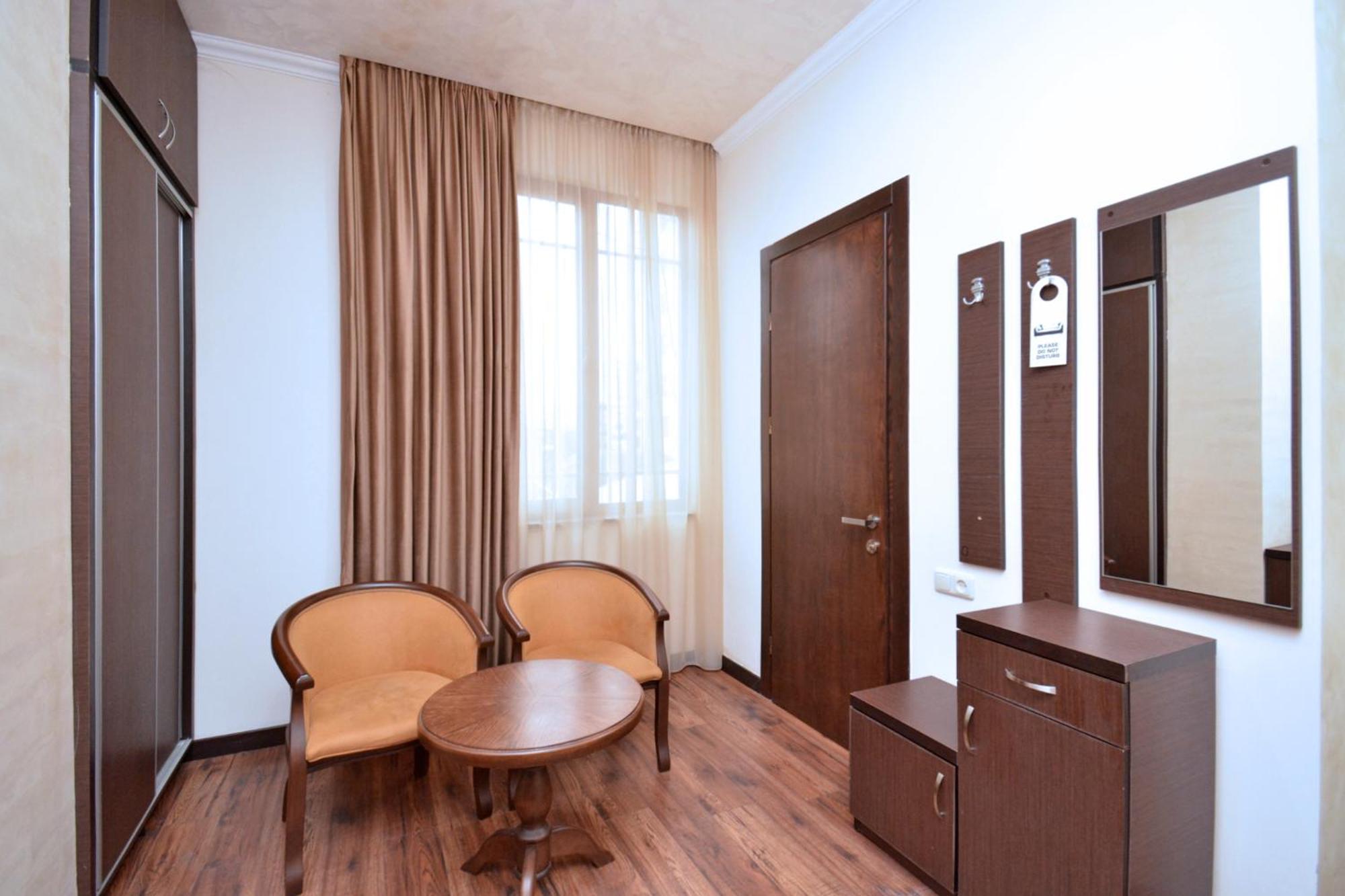 Partez Hotel Ереван Экстерьер фото