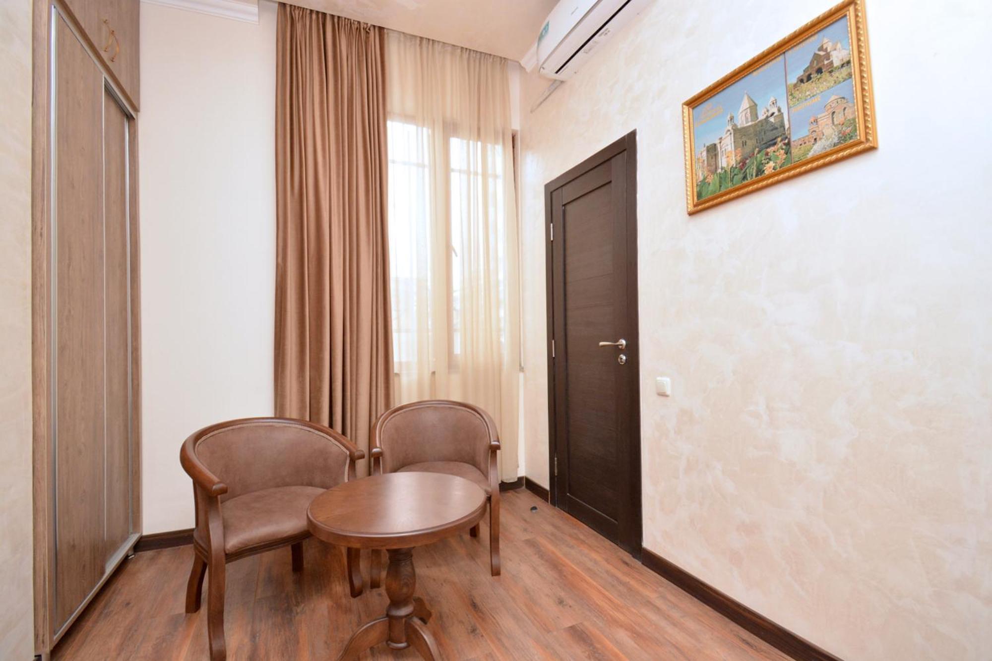 Partez Hotel Ереван Экстерьер фото