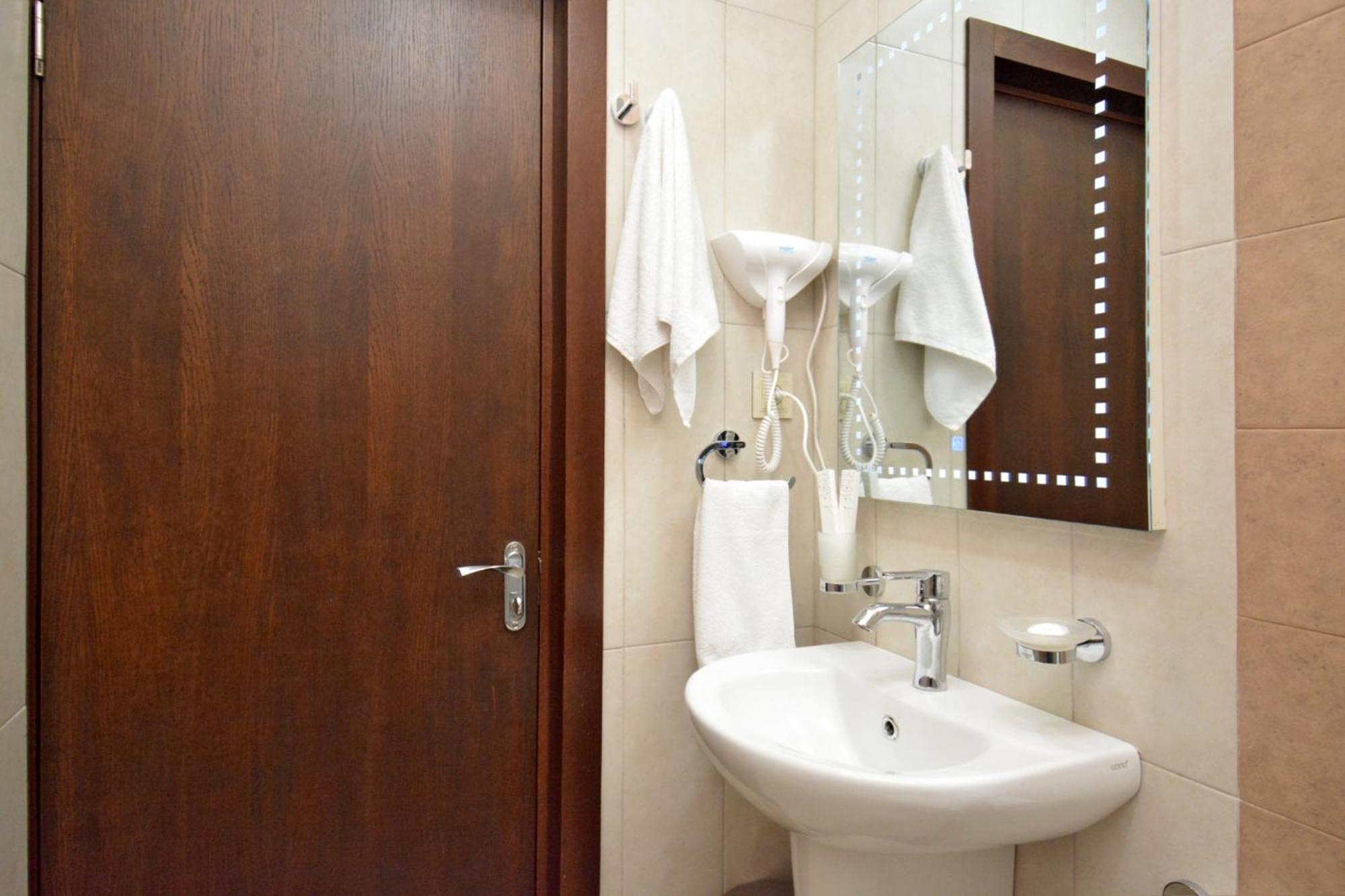 Partez Hotel Ереван Экстерьер фото